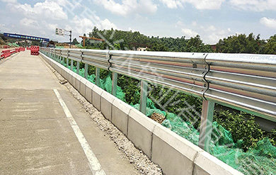 公路防撞波形護欄板-1.jpg